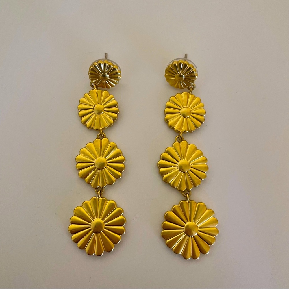 MADEWELL: Delicate Daisy Statement Earrings